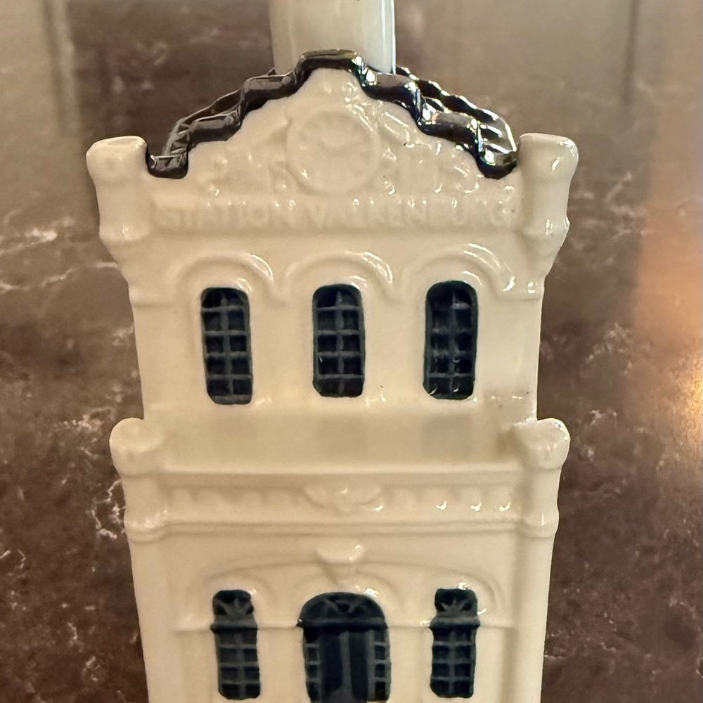 KLM Miniature #104-Station Valkenburg